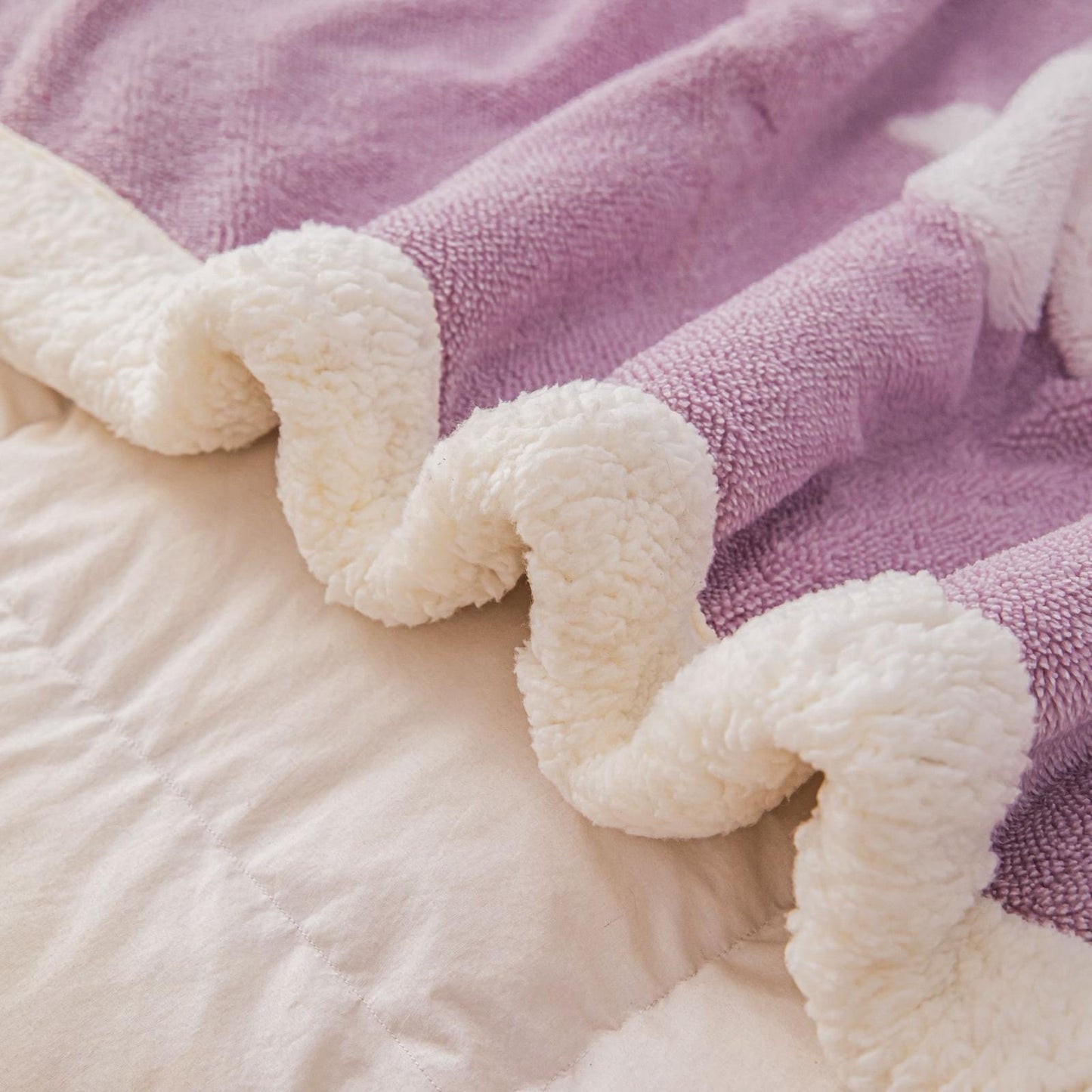 Patura groasa Cocolino cu blăniță, 200x230, Model Fluturi 3D, Mov-Lila, cod PTR15