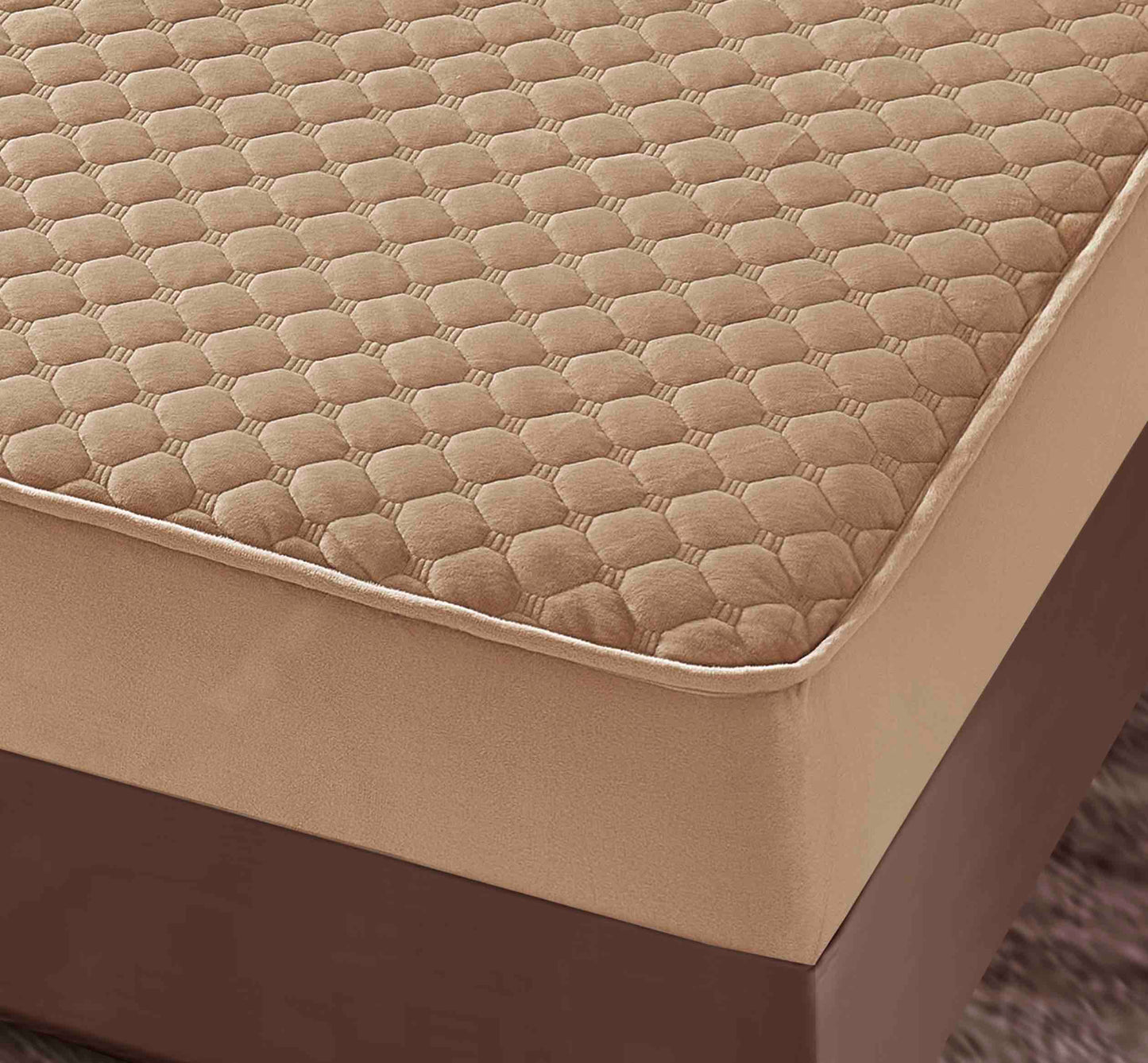 Husă Catifea TOPPER cu Elastic + 2 fețe de pernă, 180x200 ,Bej-Auriu . HT24