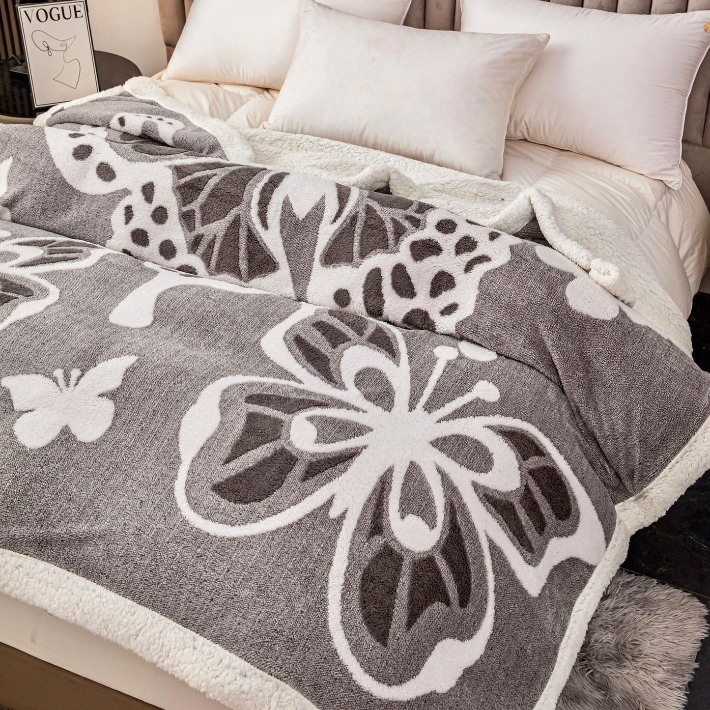 Patura groasa Cocolino cu blăniță, 200x230, Model Fluturi 3D, Gri, cod PTR14