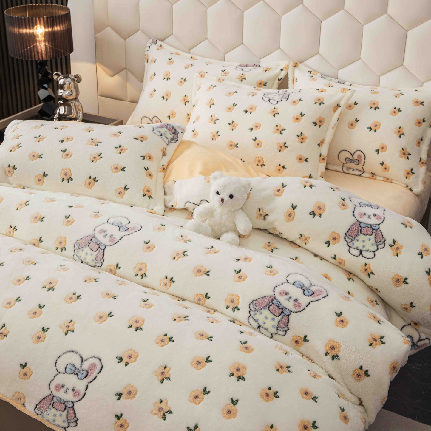 Lenjerie de pat dublu Cocolino , cearceaf cu elastic , 4 piese, floricele, Crem, LC16