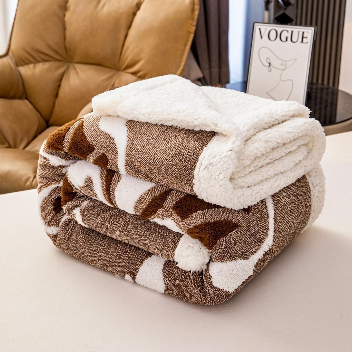 Patura groasa Cocolino cu blăniță, 200x230, Model Fluturi 3D, Maro închis, cod PTR17