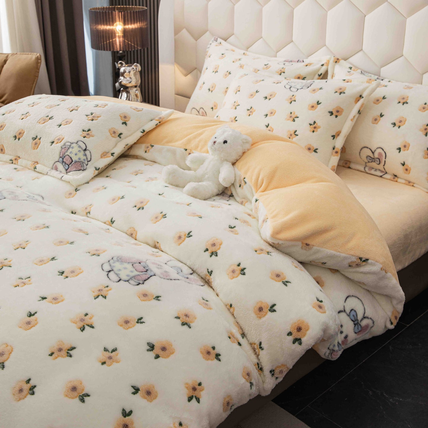 Lenjerie de pat dublu Cocolino , cearceaf cu elastic , 4 piese, floricele, Crem, LC16