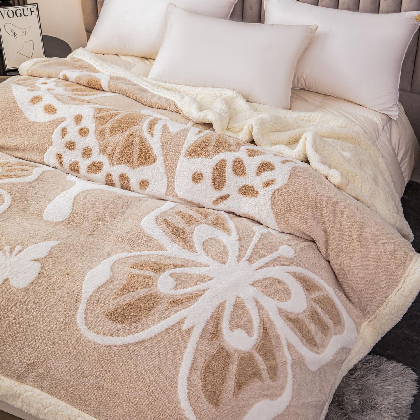 Patura groasa Cocolino cu blăniță, 200x230, Model Fluturi 3D, Bej, cod PTR13