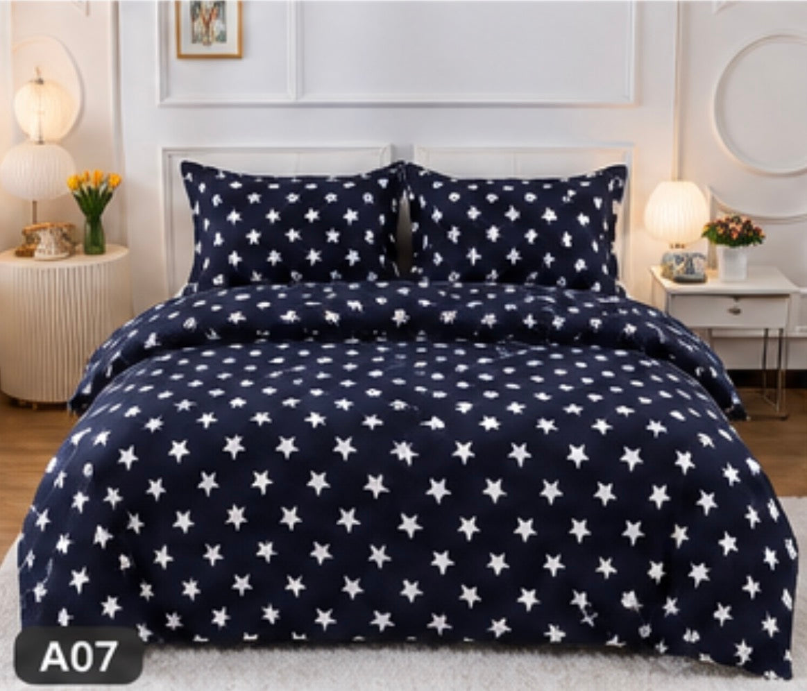Lenjerie pat dublu Cocolino, 4 piese, super pufoasa, stele, bleumarin
